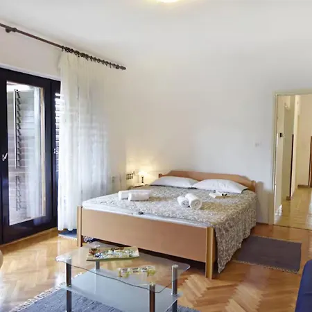 Quiet With Garden View Appartement Umag
